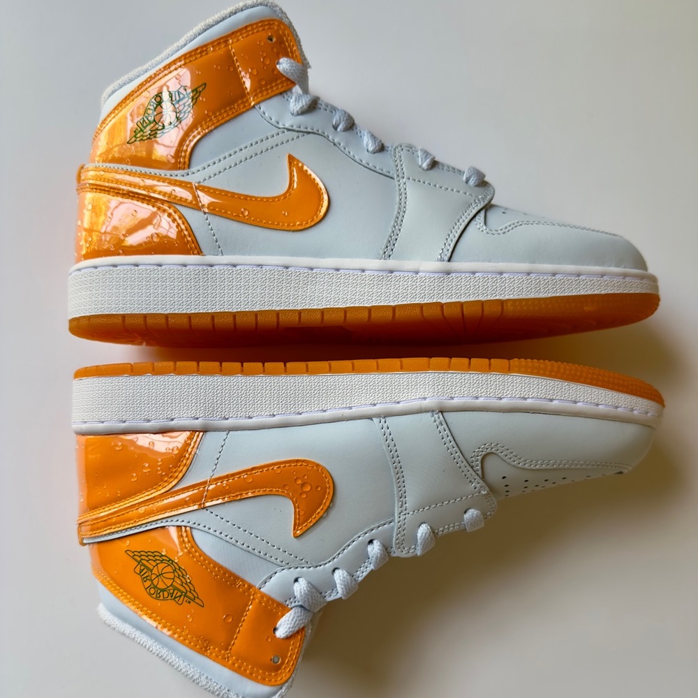SOLD: NWT 2024 Air Jordan 1 Mid SE GS 'Gatorade Pack - Orange' - Picture 2 of 7